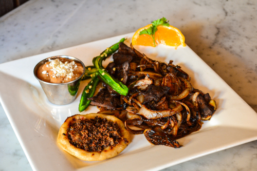 Hígado encebollado (250g)